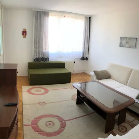 Explorer Apartment *